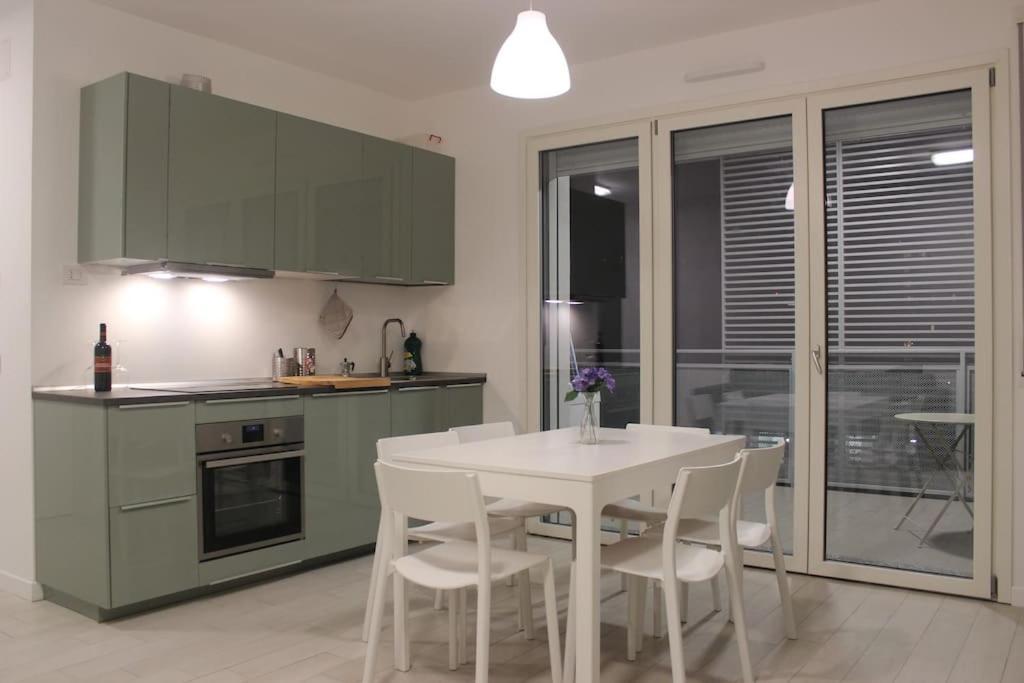Luxury 3 Bedroom Apartment 100 Mq Next To Rho Fiera And San Siro Milão Exterior foto