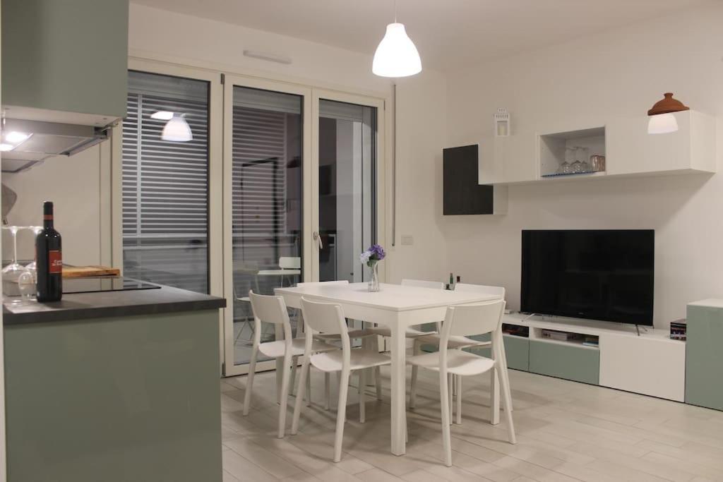 Luxury 3 Bedroom Apartment 100 Mq Next To Rho Fiera And San Siro Milão Exterior foto
